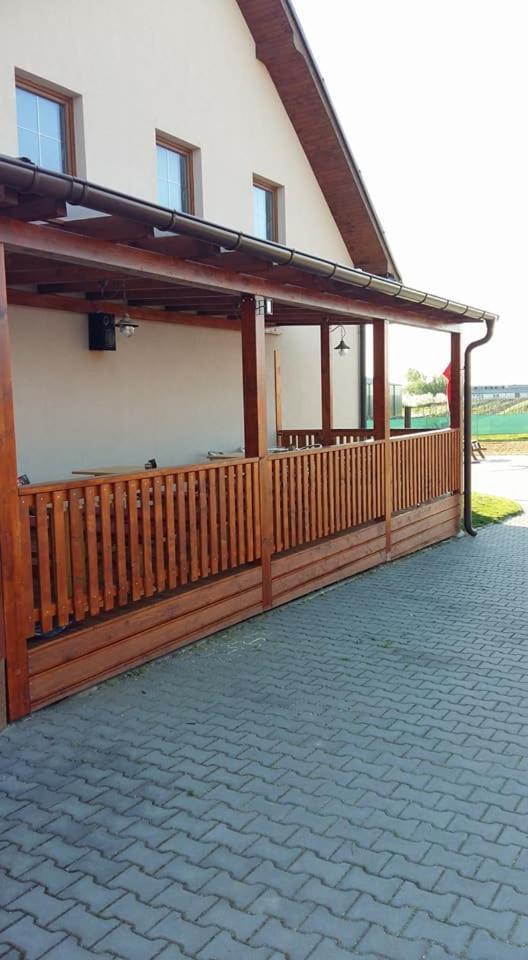 Penzion Kosik Tvrdonice Ngoại thất bức ảnh